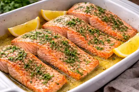 Запечённый лосось с лимоном и укропом, который готовится за полчаса.